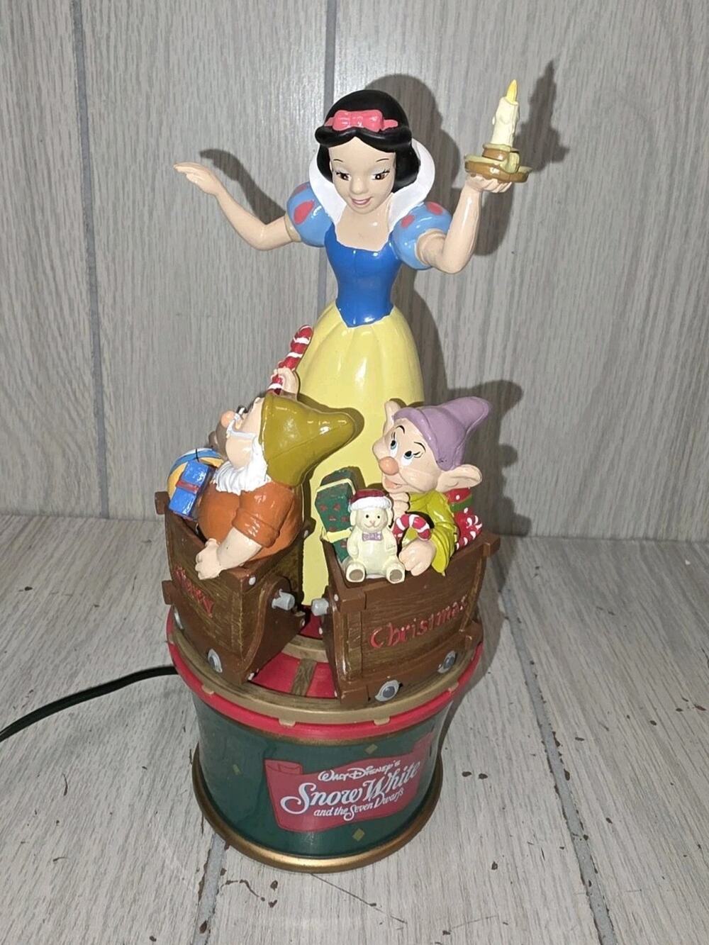 Vtg Mr Christmas Disney's Snow White & The Seven Dwarfs Spinning Table Decor